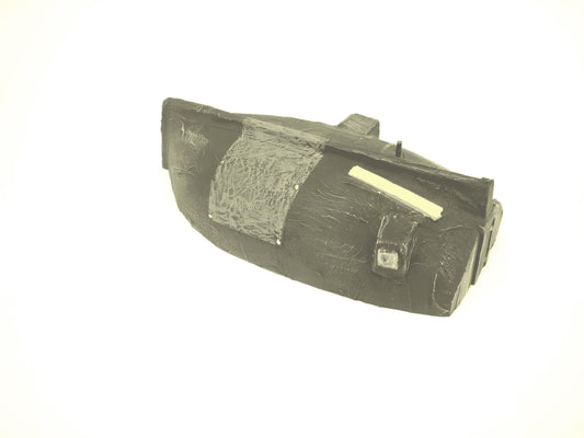 1:76  UPTURNED BOAT HULL DWELLING