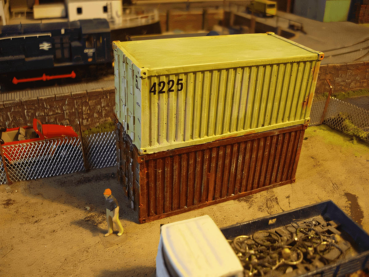 1:72 20ft SHIPPING CONTAINER (pack of 2 )
