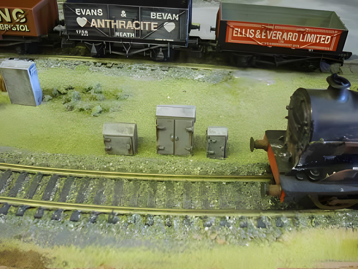 1:76 TRACKSIDE ELECTRICAL CABINETS x 10