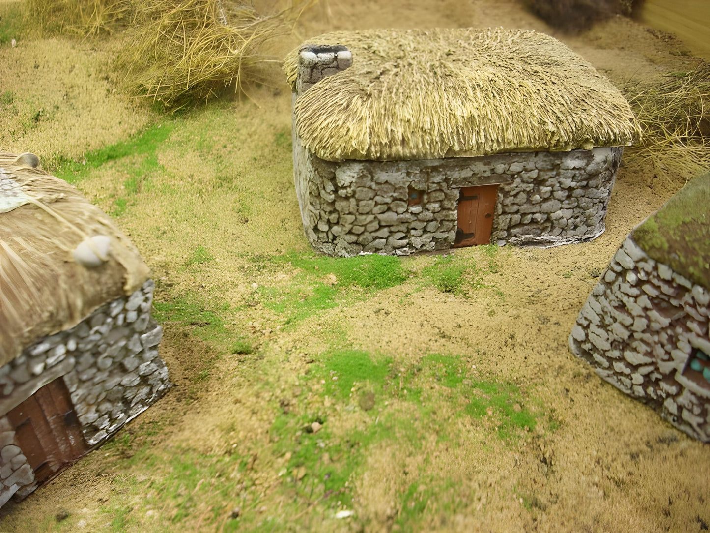 1:76  SCOTTISH BLACK HOUSE with stone chimney