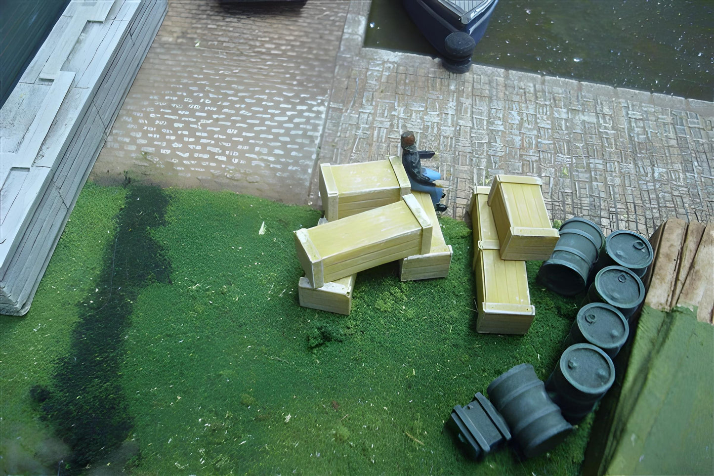 1:72 AMMO/ WEAPON BOXES x 6