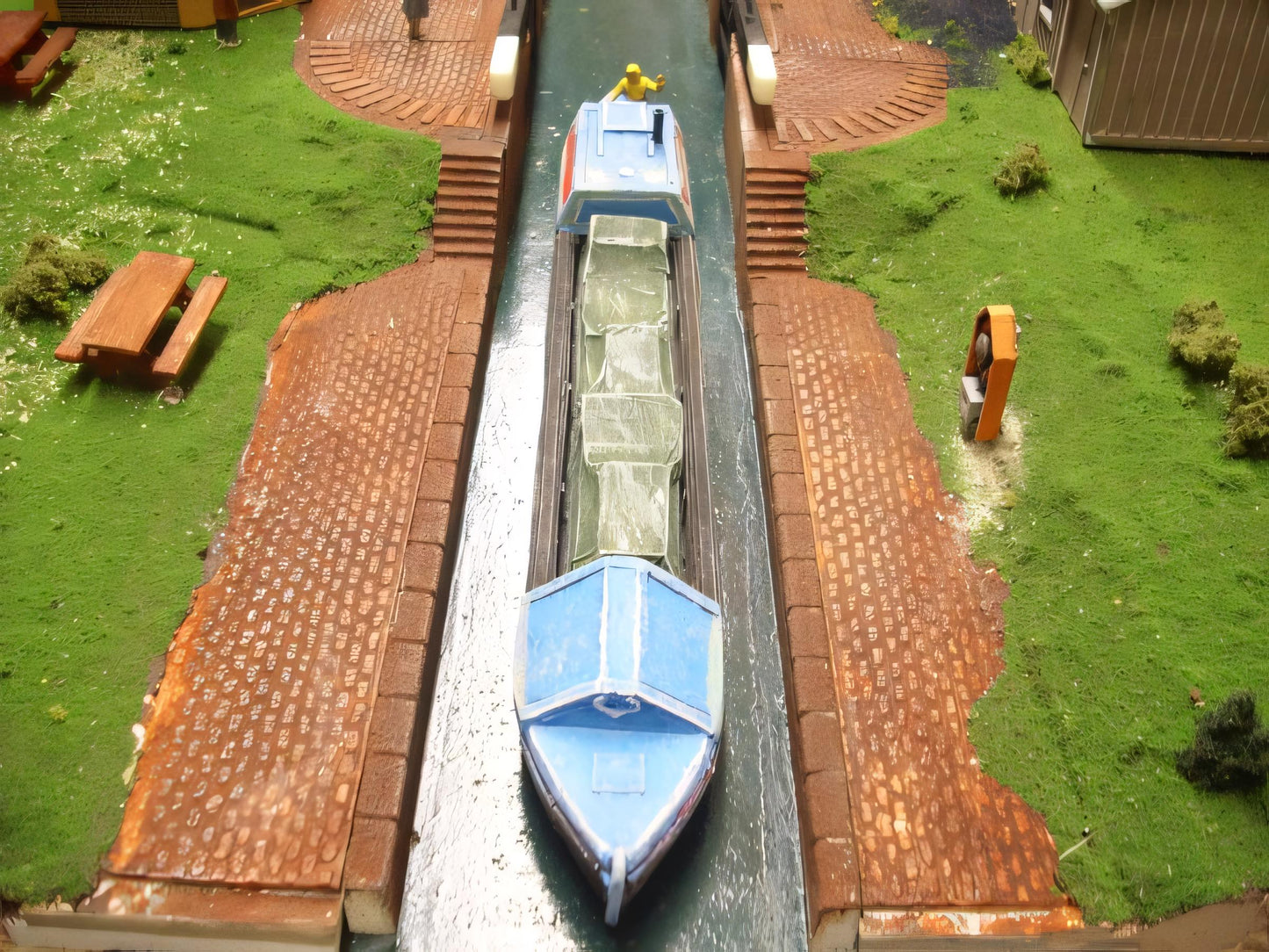 1:76  CANAL TOW PATH