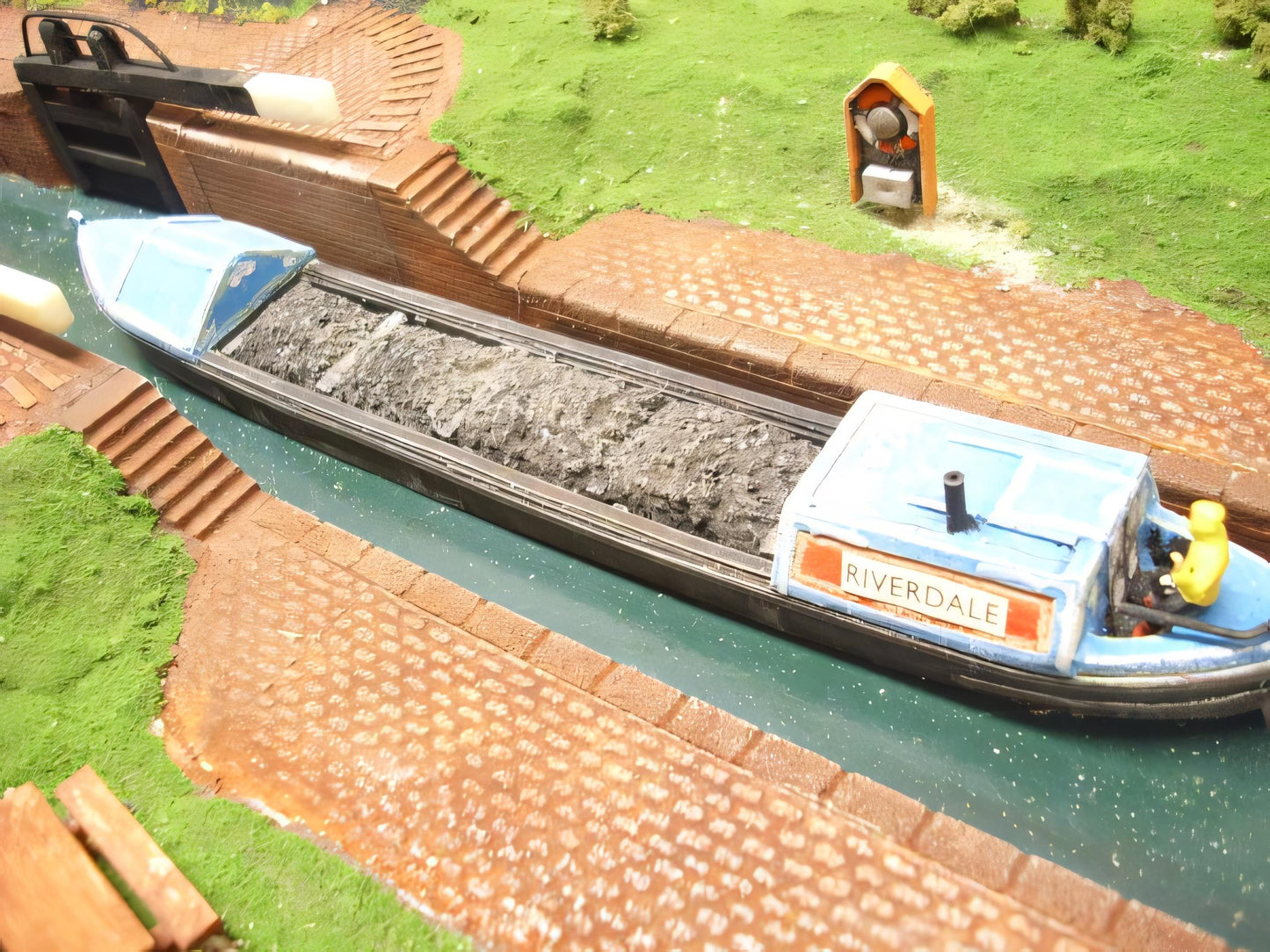 1:76 COAL LOAD FOR 53ft NARROW BOAT