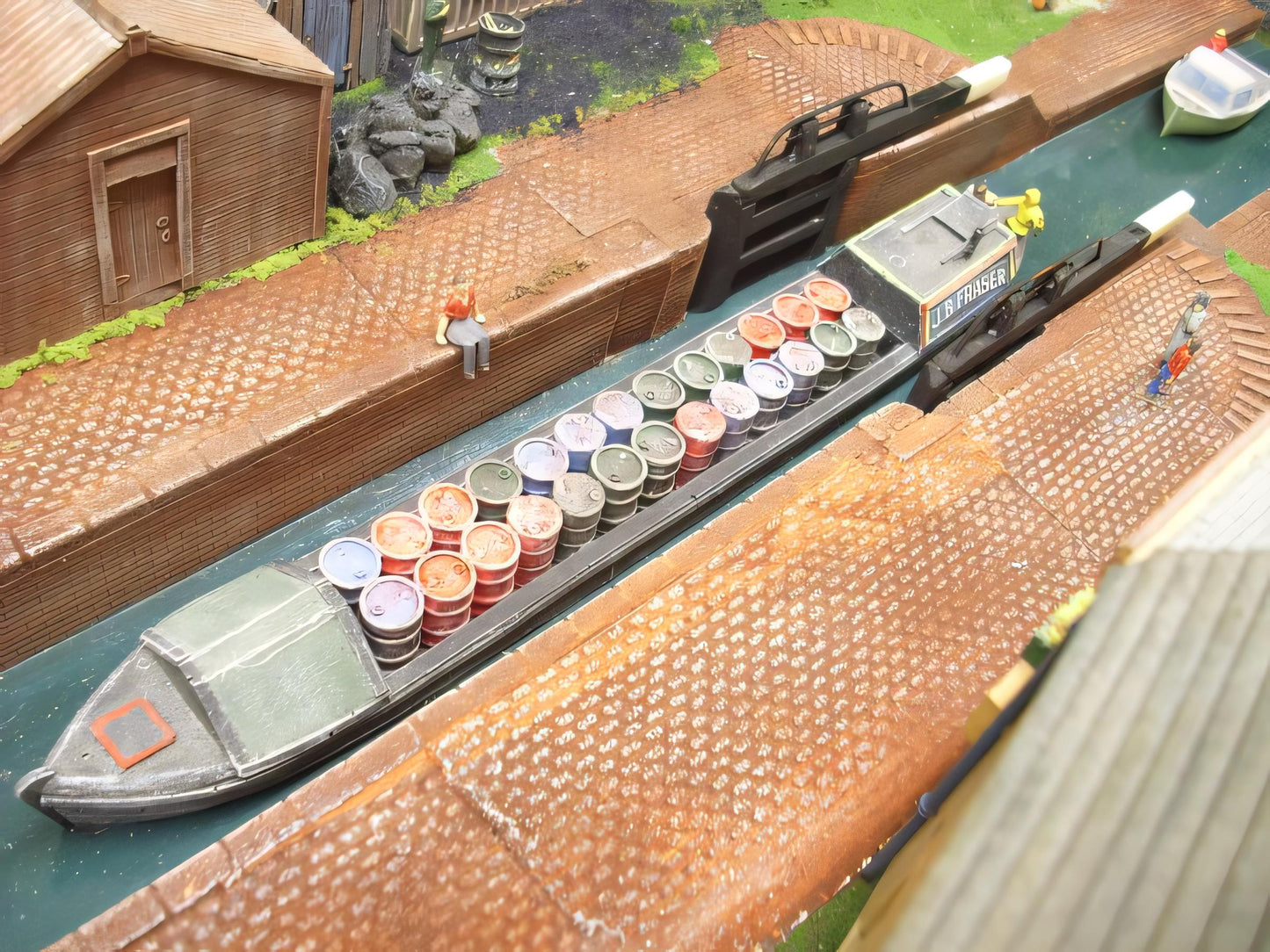 1:72  OIL DRUM LOAD FOR 61 ft NARROW BOAT