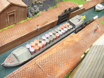1:72  OIL DRUM LOAD FOR 61 ft NARROW BOAT