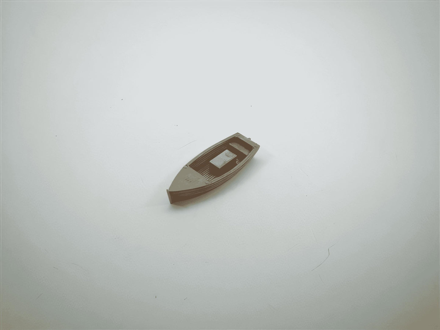 1:76 SMALL MOTOR BOAT