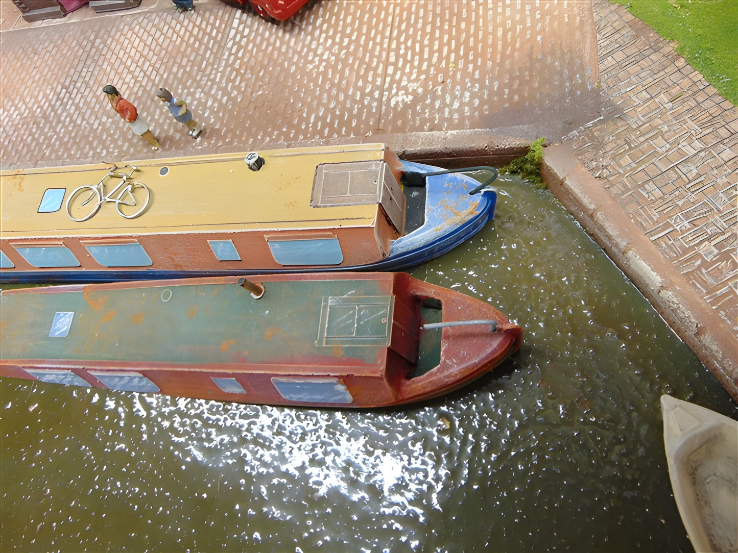 1:76 FLOODED CANAL HOUSEBOAT