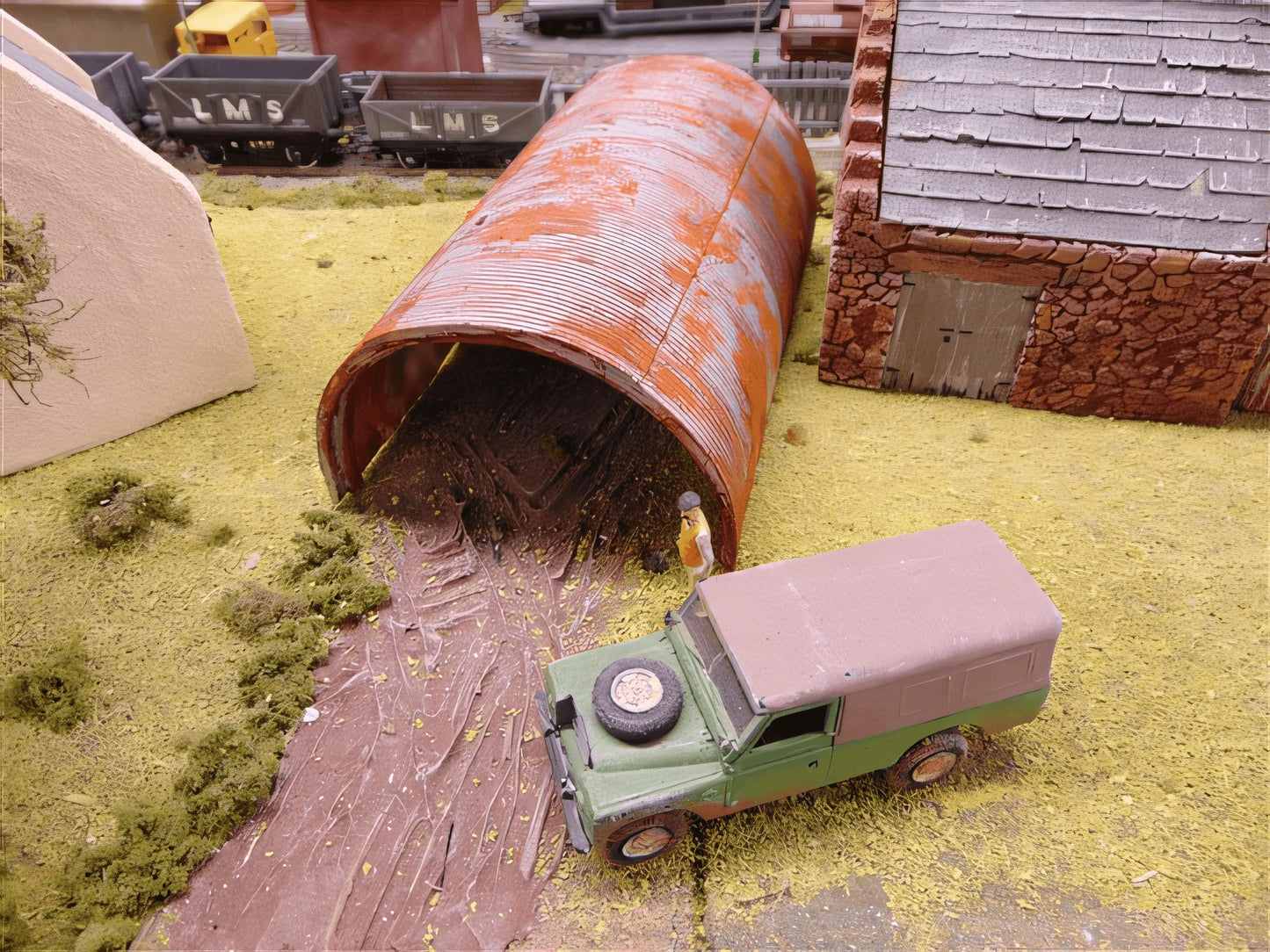 1:76 FARM BUILDING FROM OLD WW2 NISSAN HUT