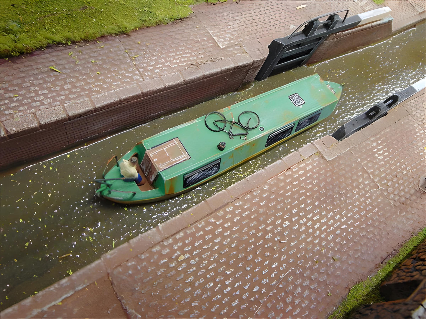 1:76 CANAL HOUSEBOAT