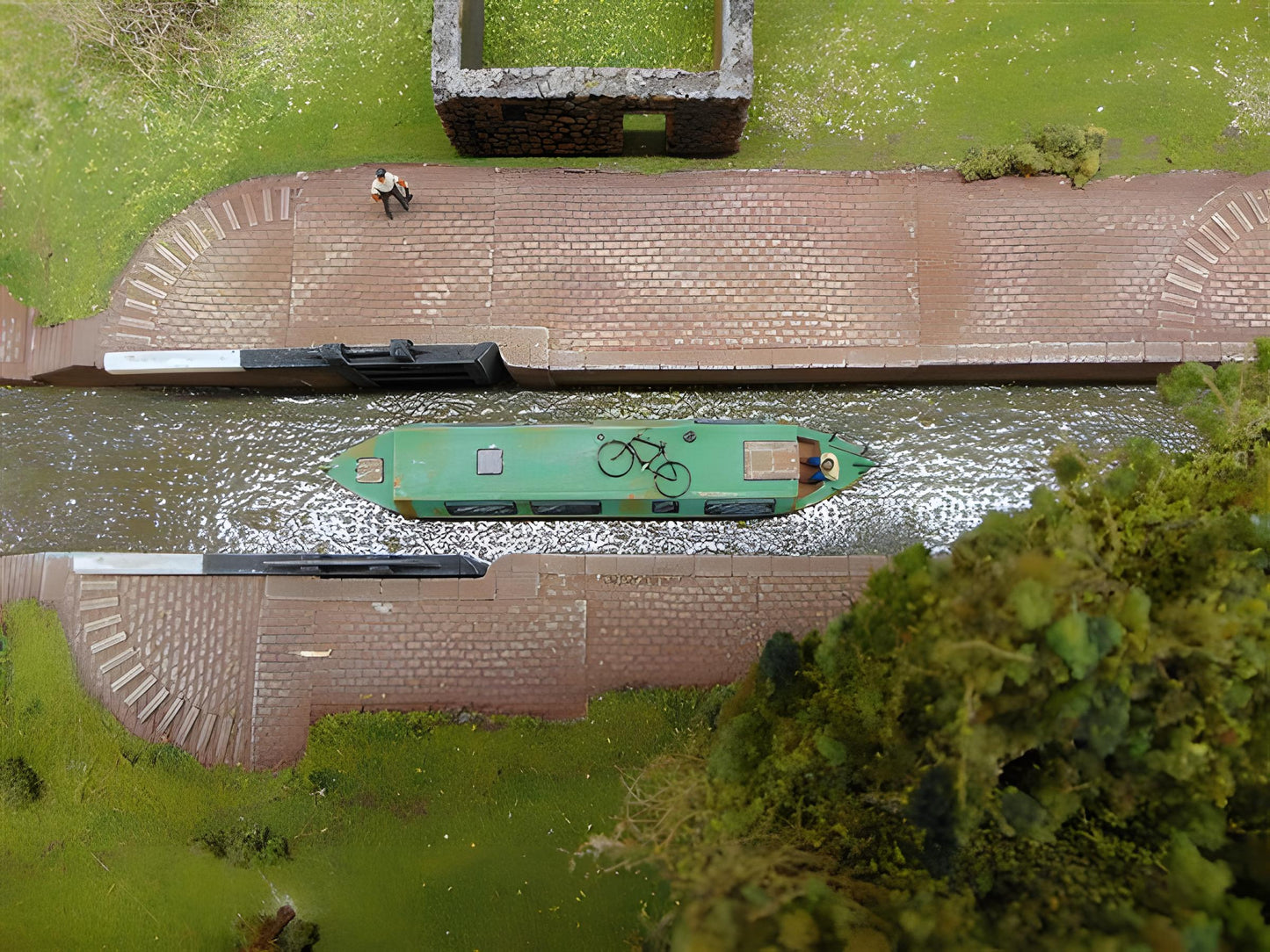 1:76 CANAL HOUSEBOAT