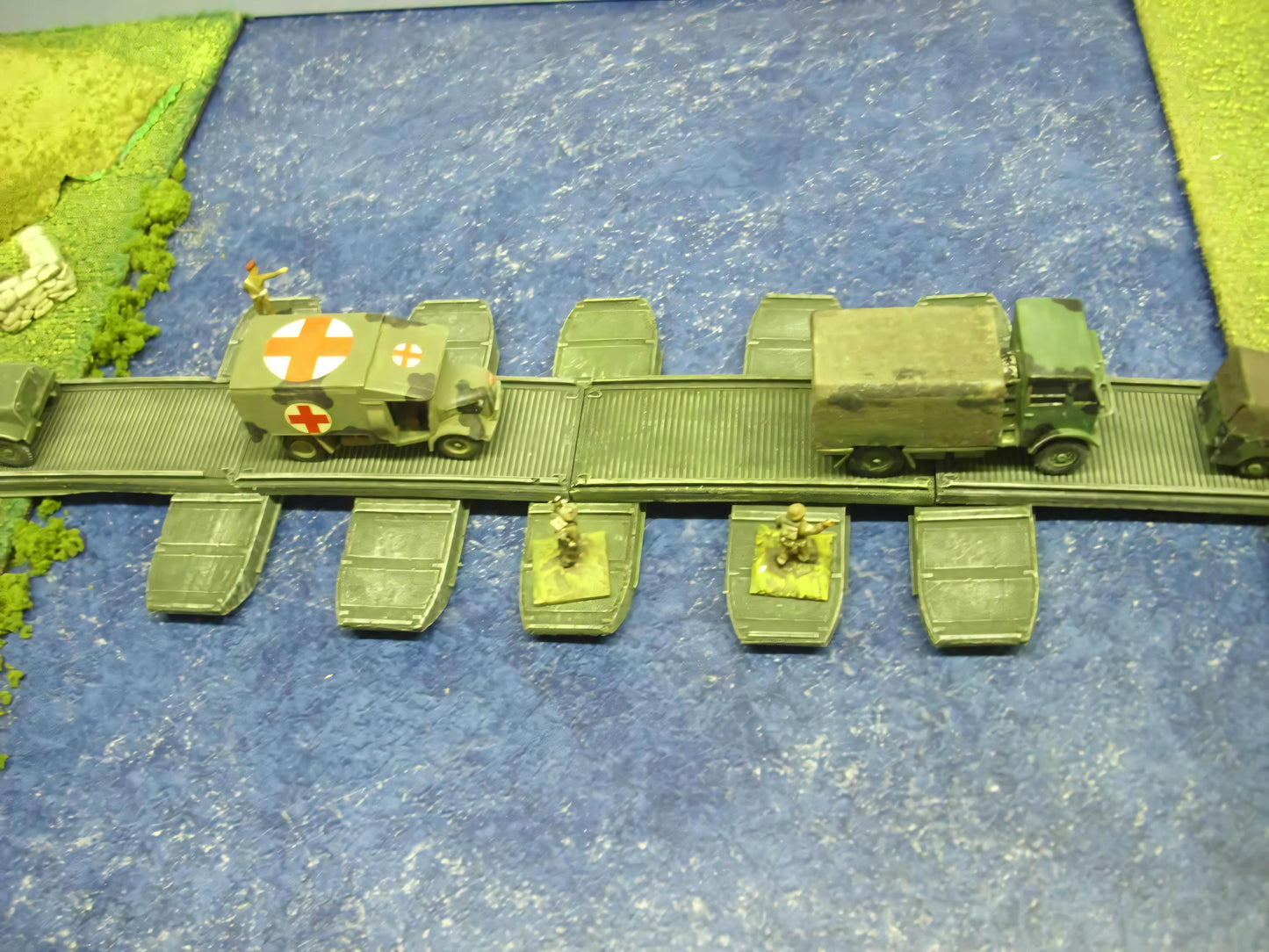 1:72 BRITISH EARLY WW2 PONTOON BRIDGE