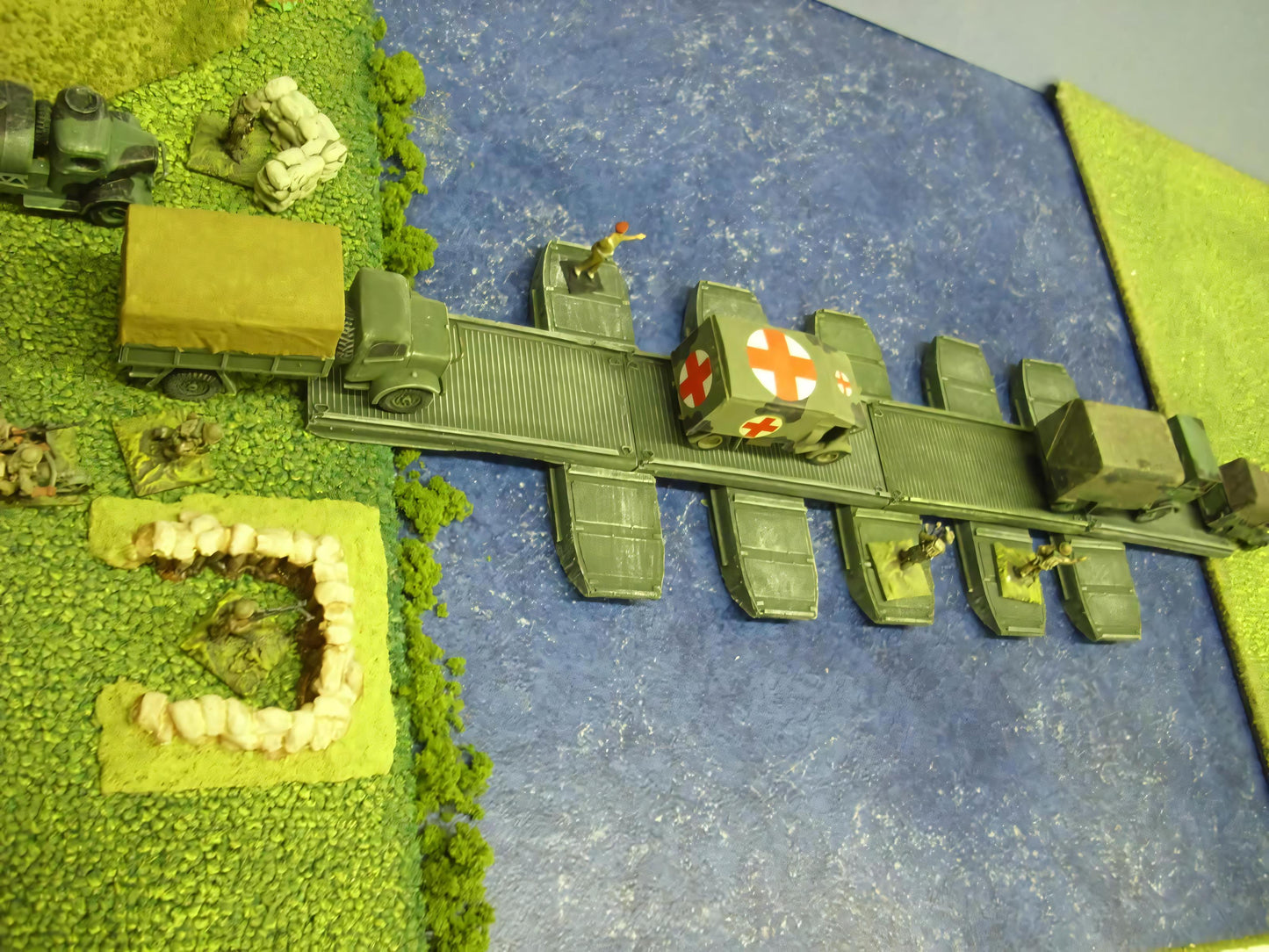 1:72 BRITISH EARLY WW2 PONTOON BRIDGE