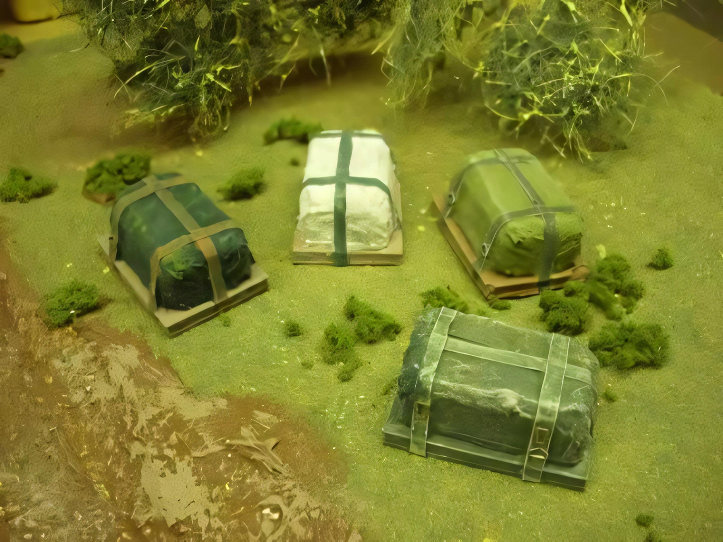 1:72 AIR DROP PALLET LOAD x 3