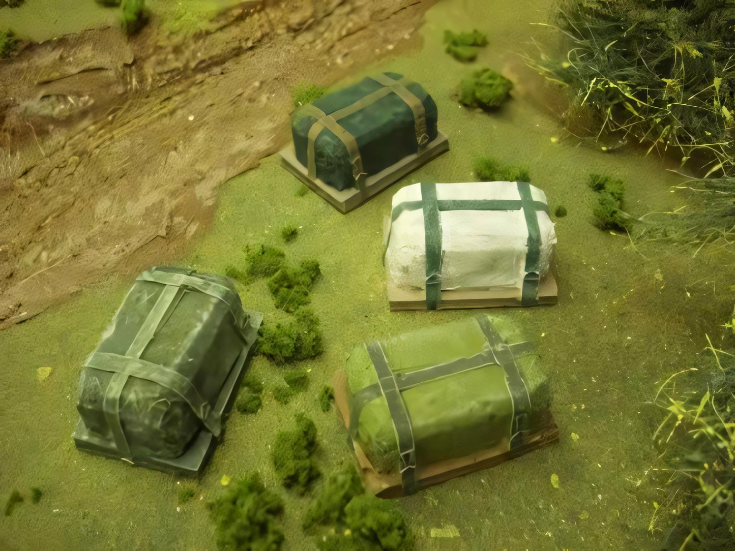 1:72 AIR DROP PALLET LOAD x 3