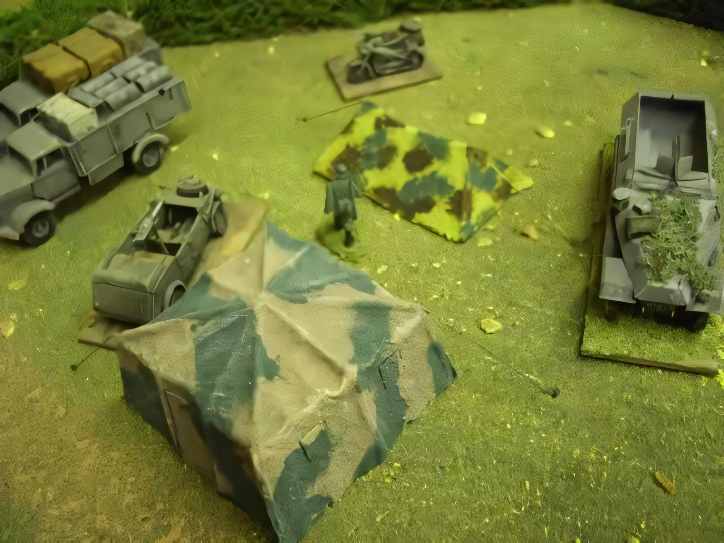 1:72 10 MAN TENT x 2