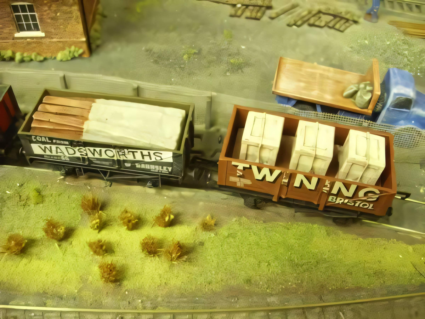 1:76 RAILWAY WAGON LOAD 'b' x 4