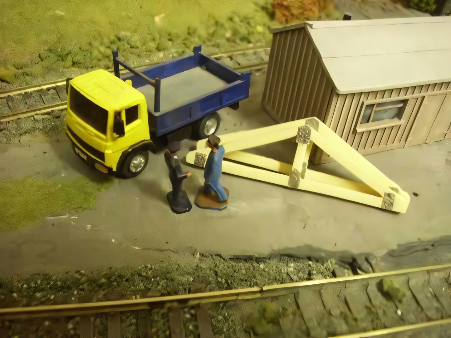 1:76 ROOF TRUSS x 2