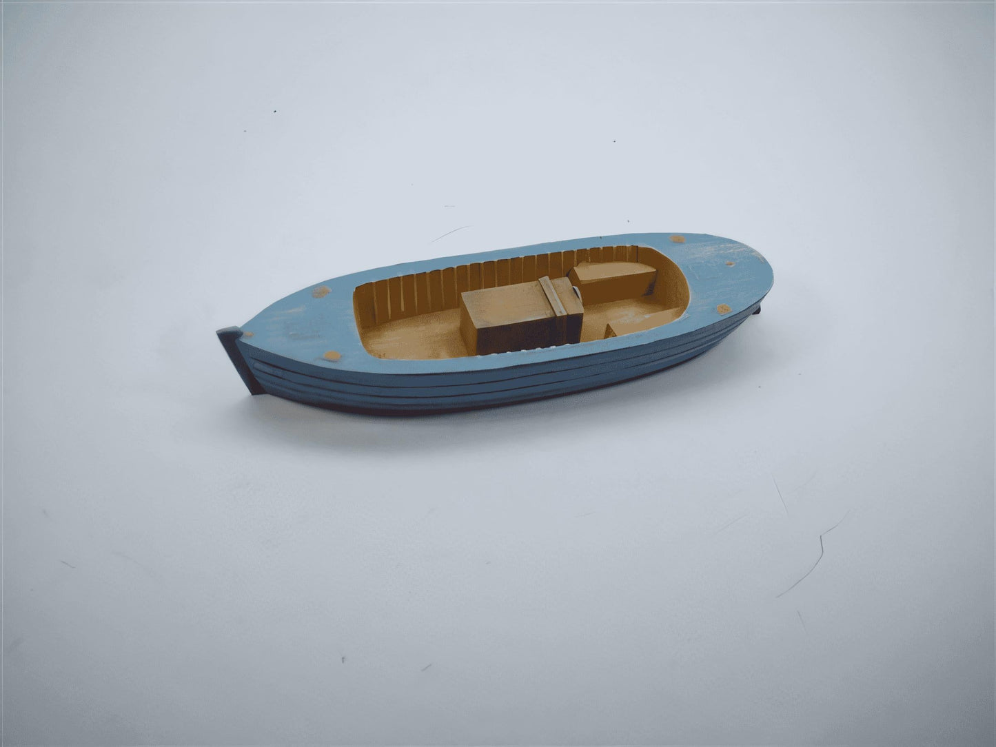 1:76 DIESEL ENGINED COASTAL FISHING BOAT