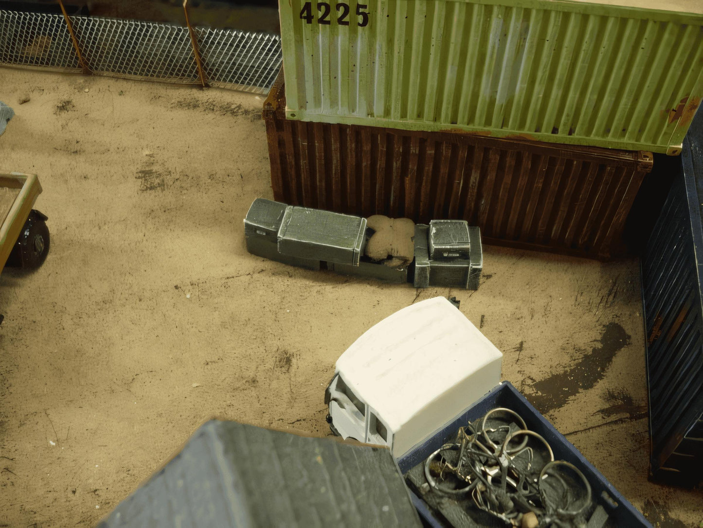 1:72 AMMO BOX STRIP
