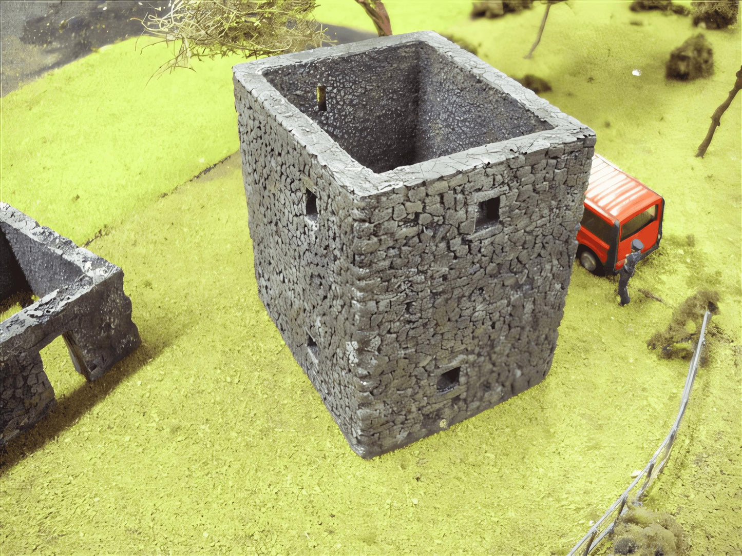 1:76  ABANDONED STONE BUILDING