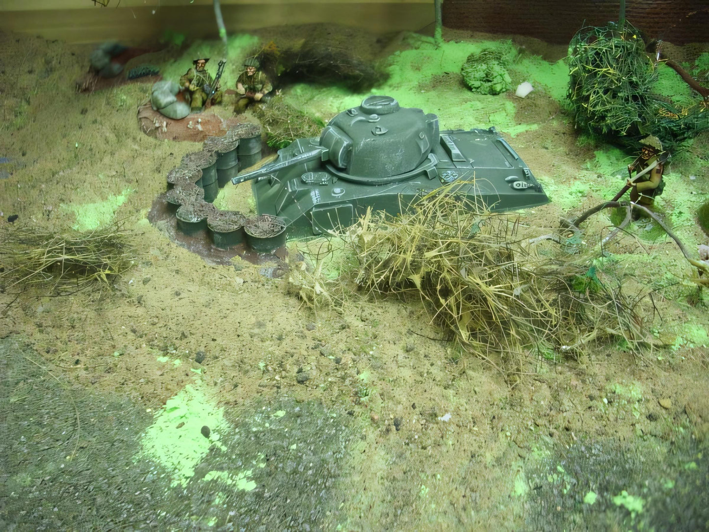 28mm HULL DOWN SHERMAN M4A4