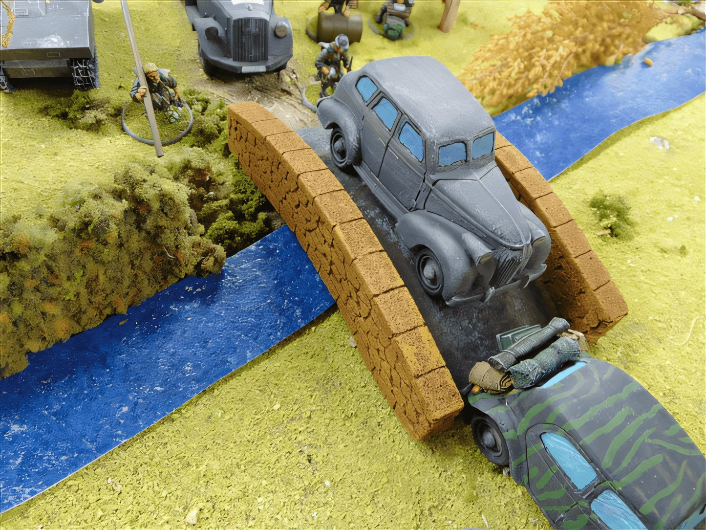 28mm 1930's AMERICAN STUDEBAKER SEDAN