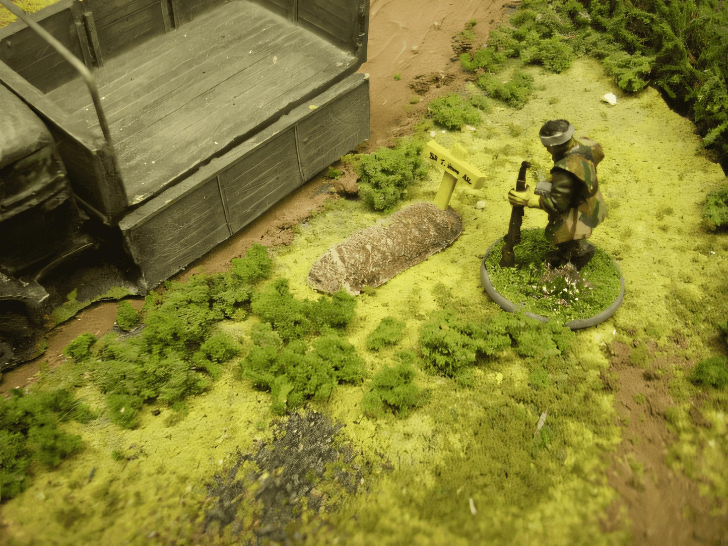 28mm TEMPORARY GRAVE MOUNDS x 6