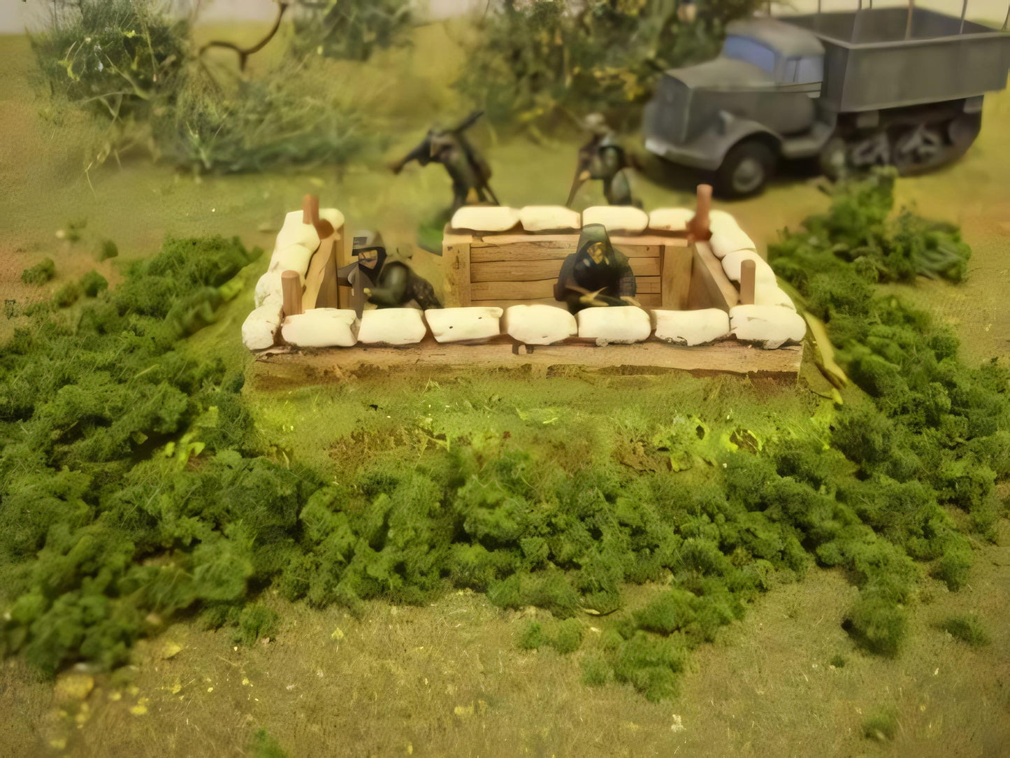 28mm  LARGE LOG COVERED SANDBAGGED BUNKER