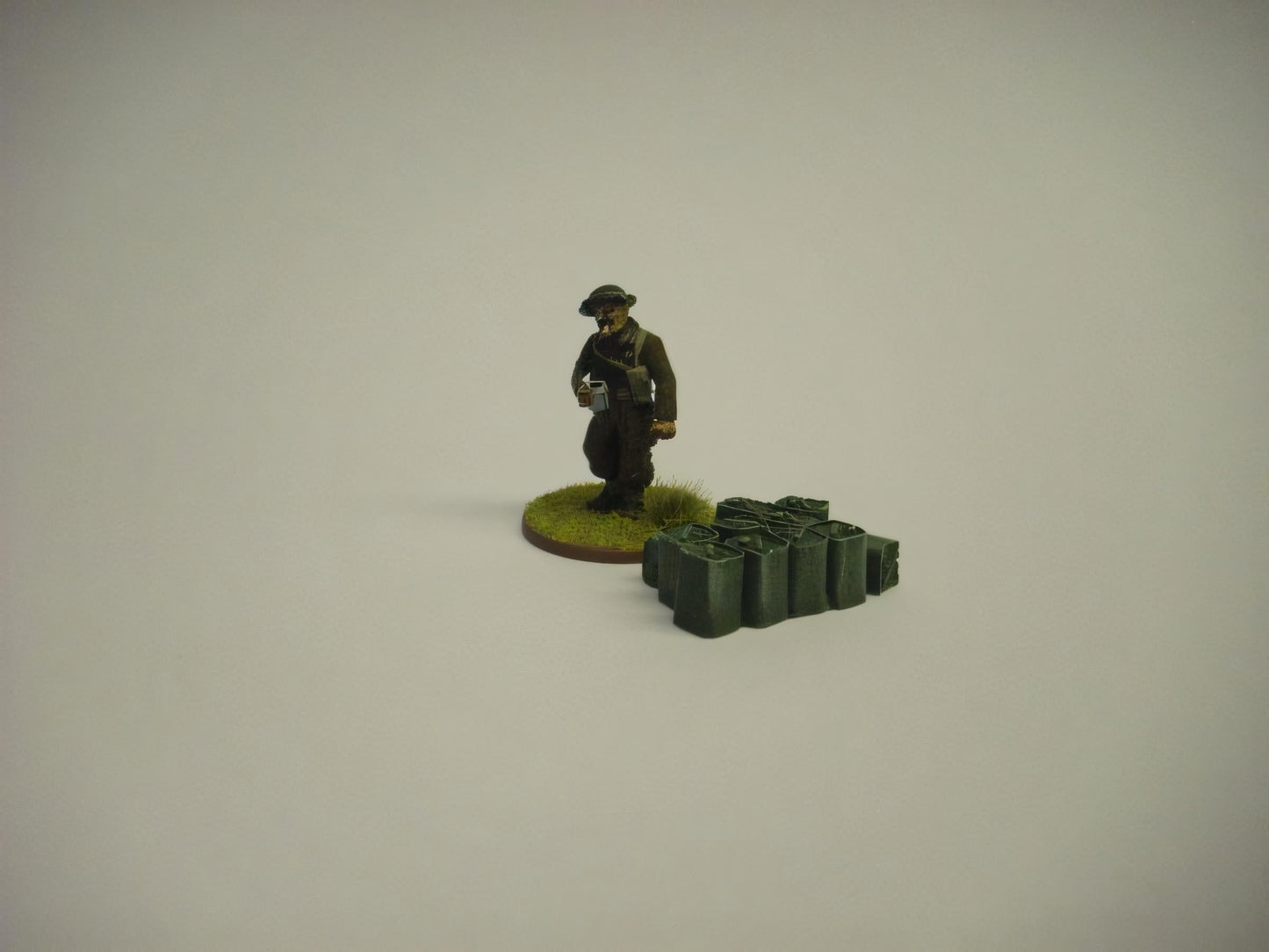 28mm 11 BRITISH PETROL TINS. (FLIMSIES) x 2 stacks