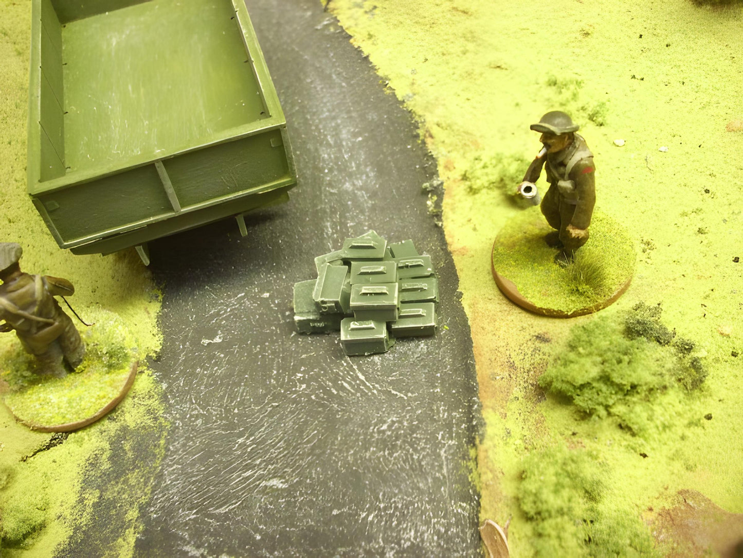 28mm LORRY LOADS....AMMO TINS