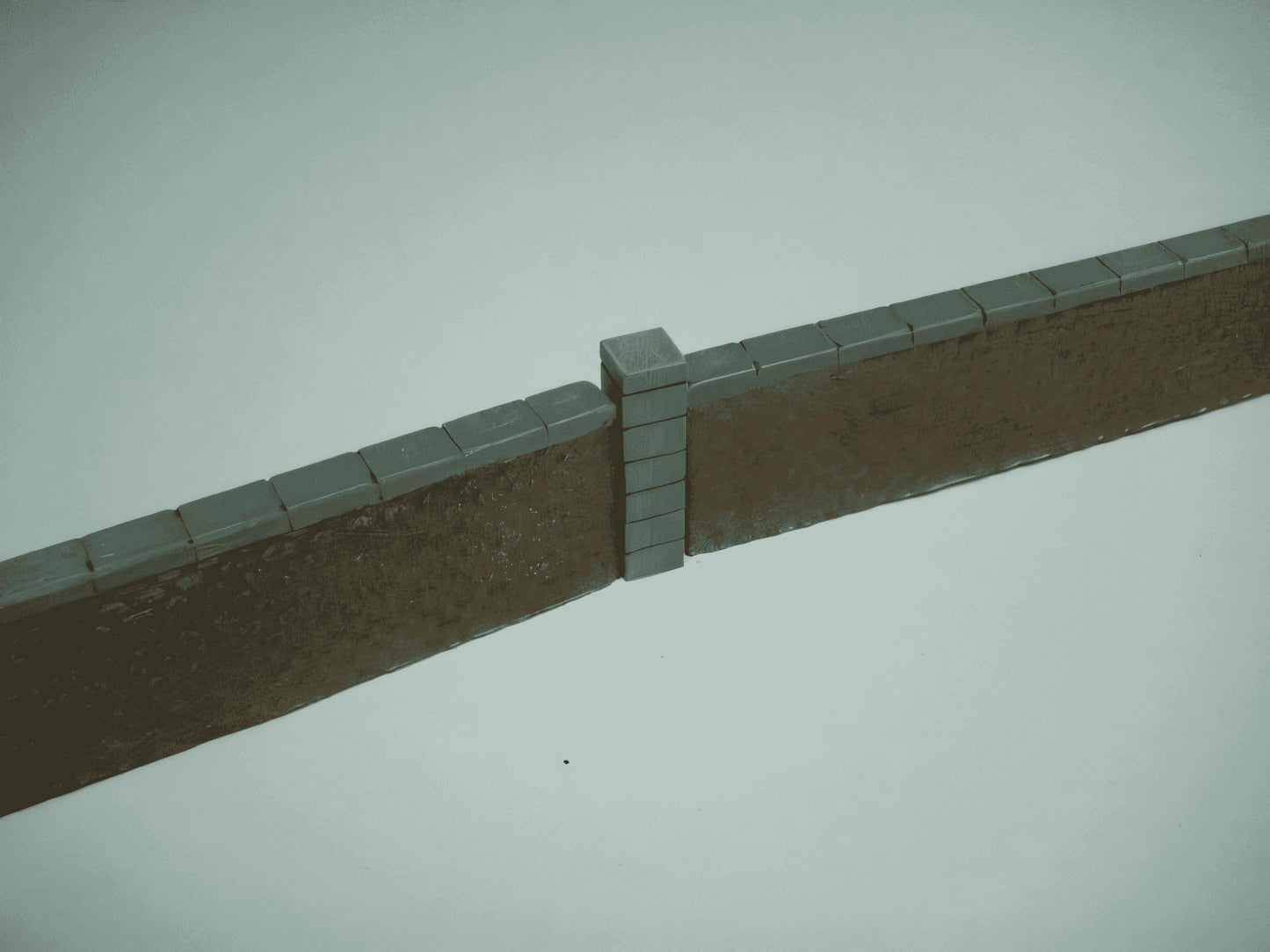 28mm WALL CORNER POSTS x 6