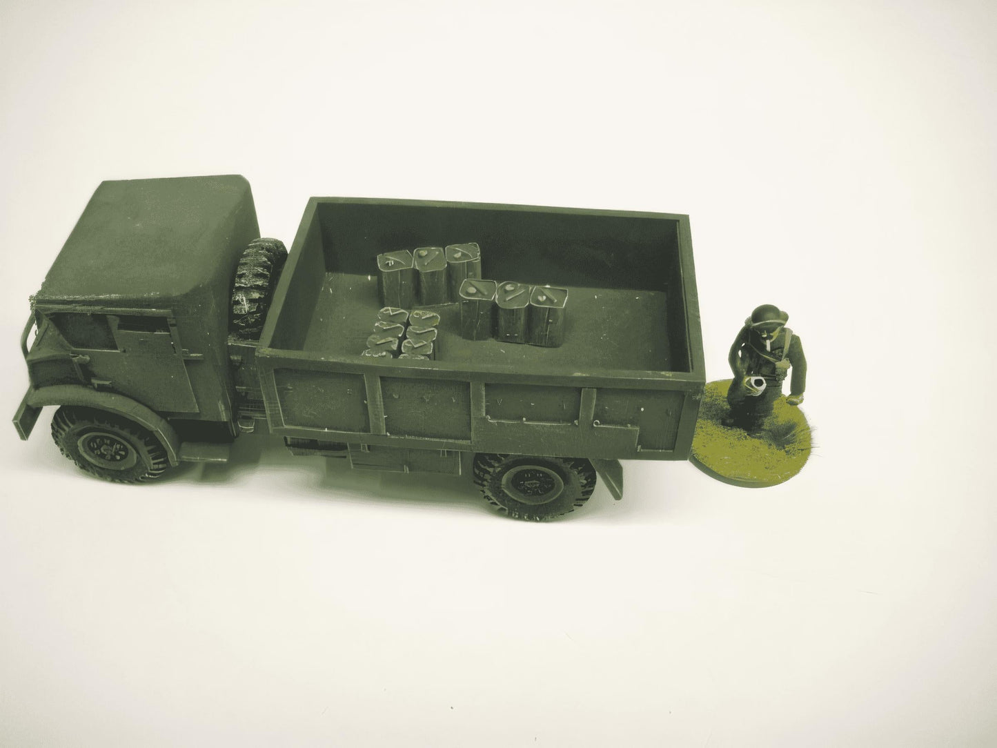 28mm WW2 BRITISH FUEL CANS (8 pieces)