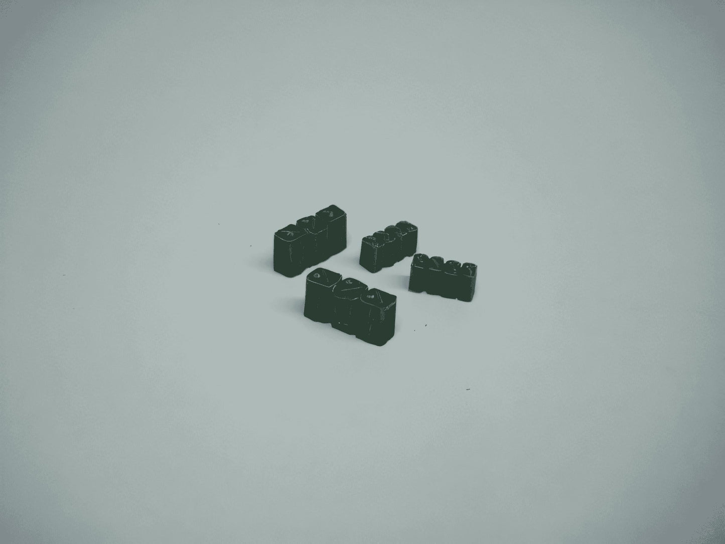 28mm WW2 BRITISH FUEL CANS (8 pieces)