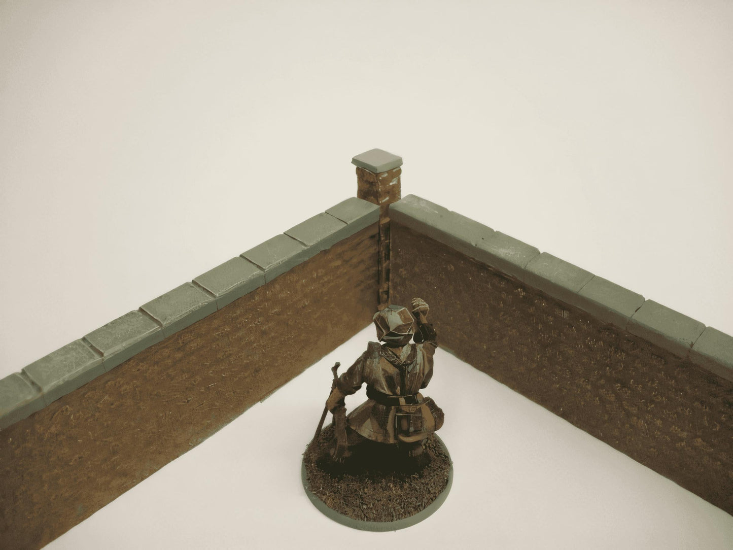 28mm BRICK WALL CORNER POSTS x 6