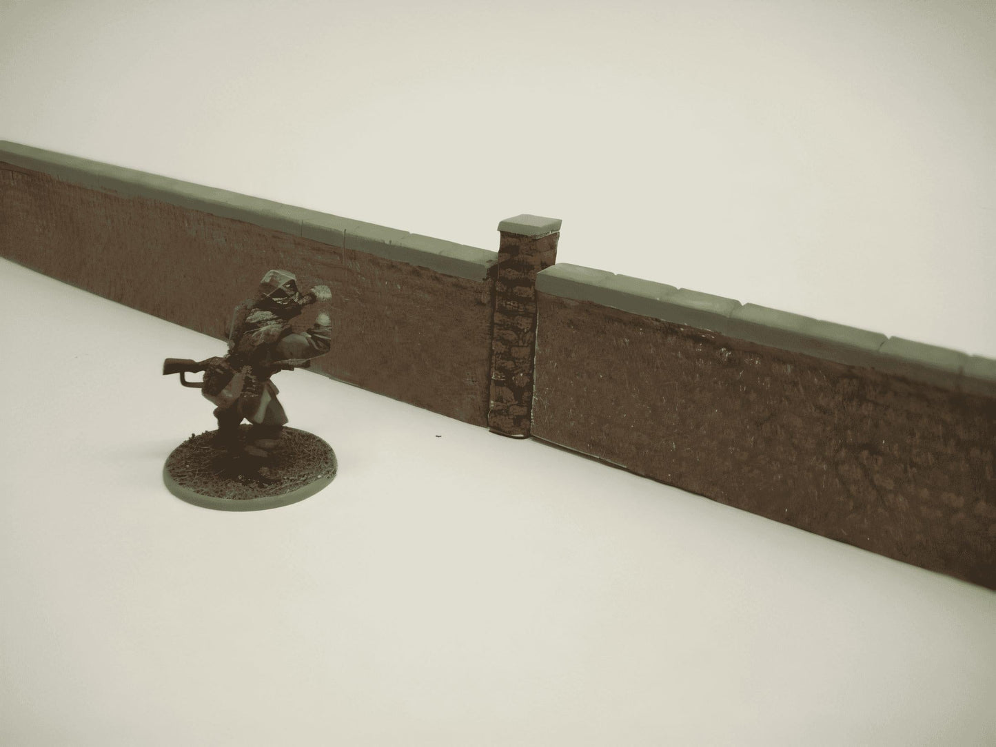 28mm BRICK WALL CORNER POSTS x 6