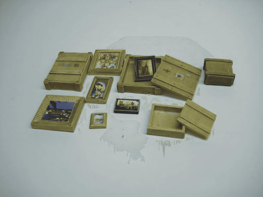 28mm  LOOTED ART WORK WITH WOODEN CRATES