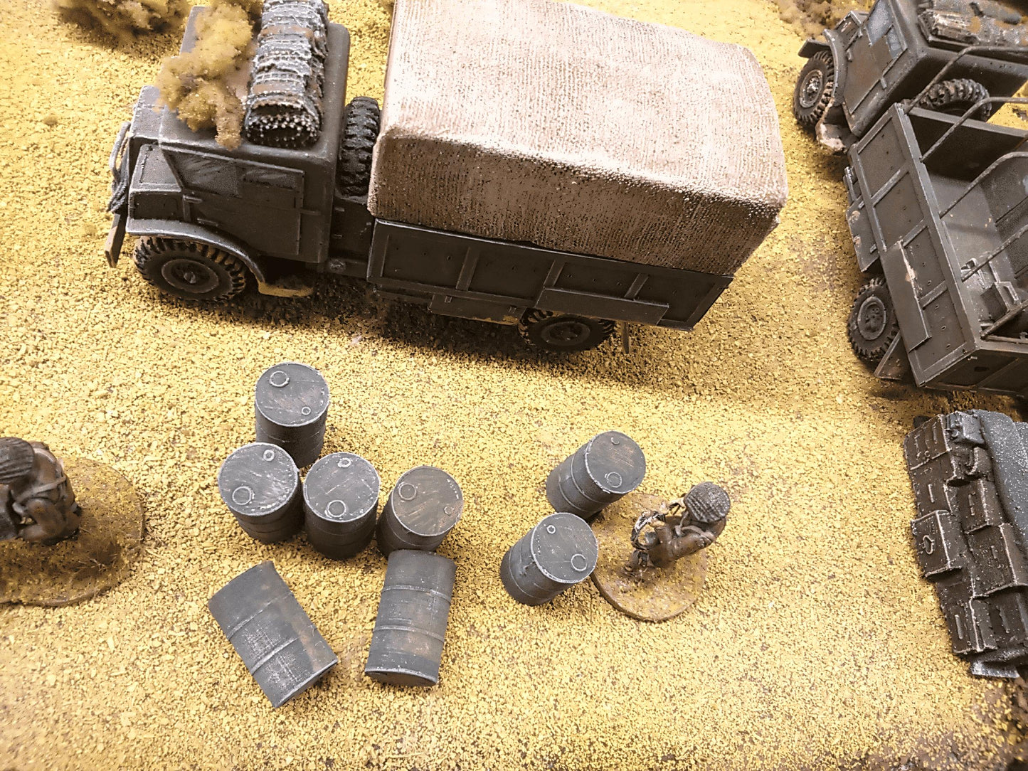 28mm 1:48 scale 44GAL OIL DRUMS x 8