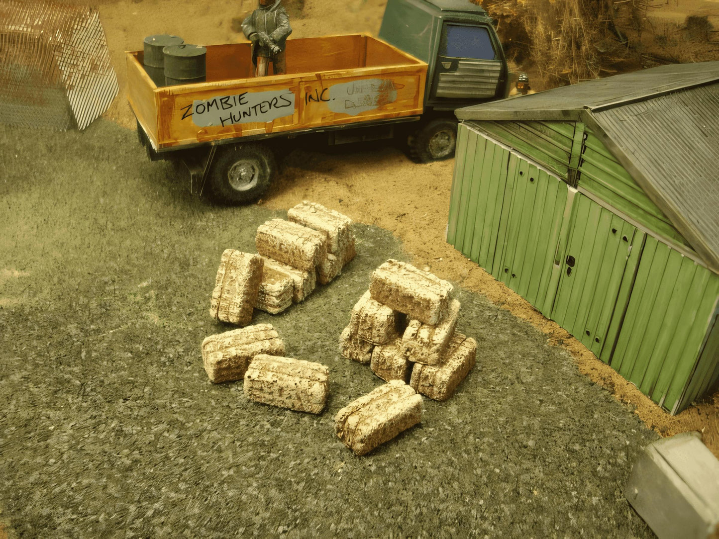 28mm  HAY BALES x 16