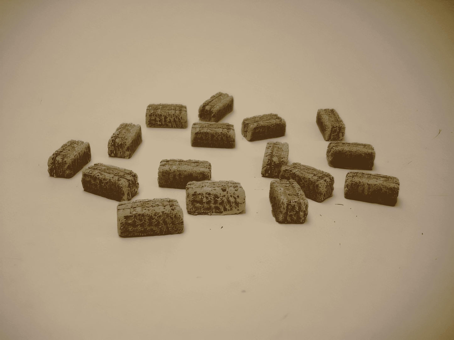 28mm  HAY BALES x 16