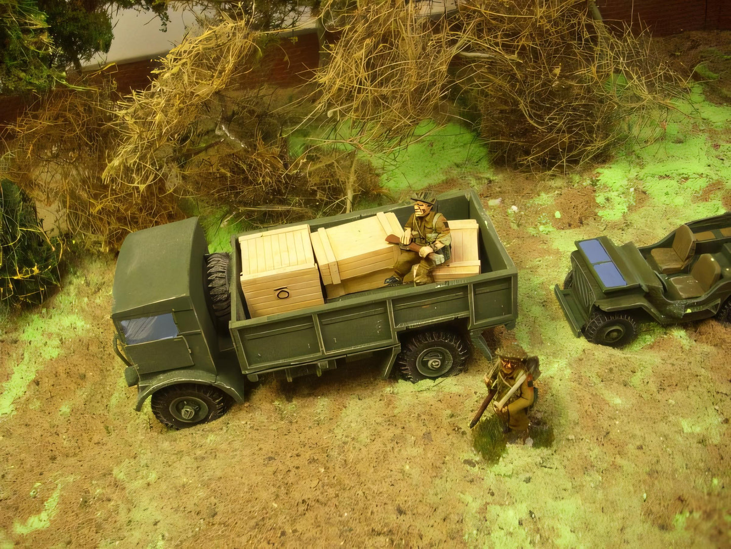 28mm WOODEN SUPPLY CRATES (pack of 8)