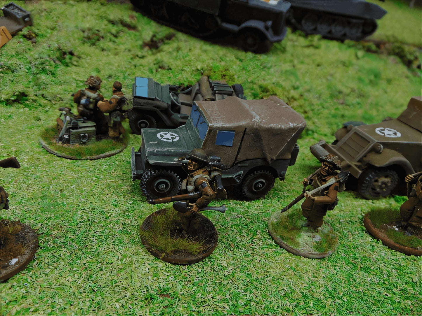 28mm WILLYS JEEP with tilt and side screens in place.