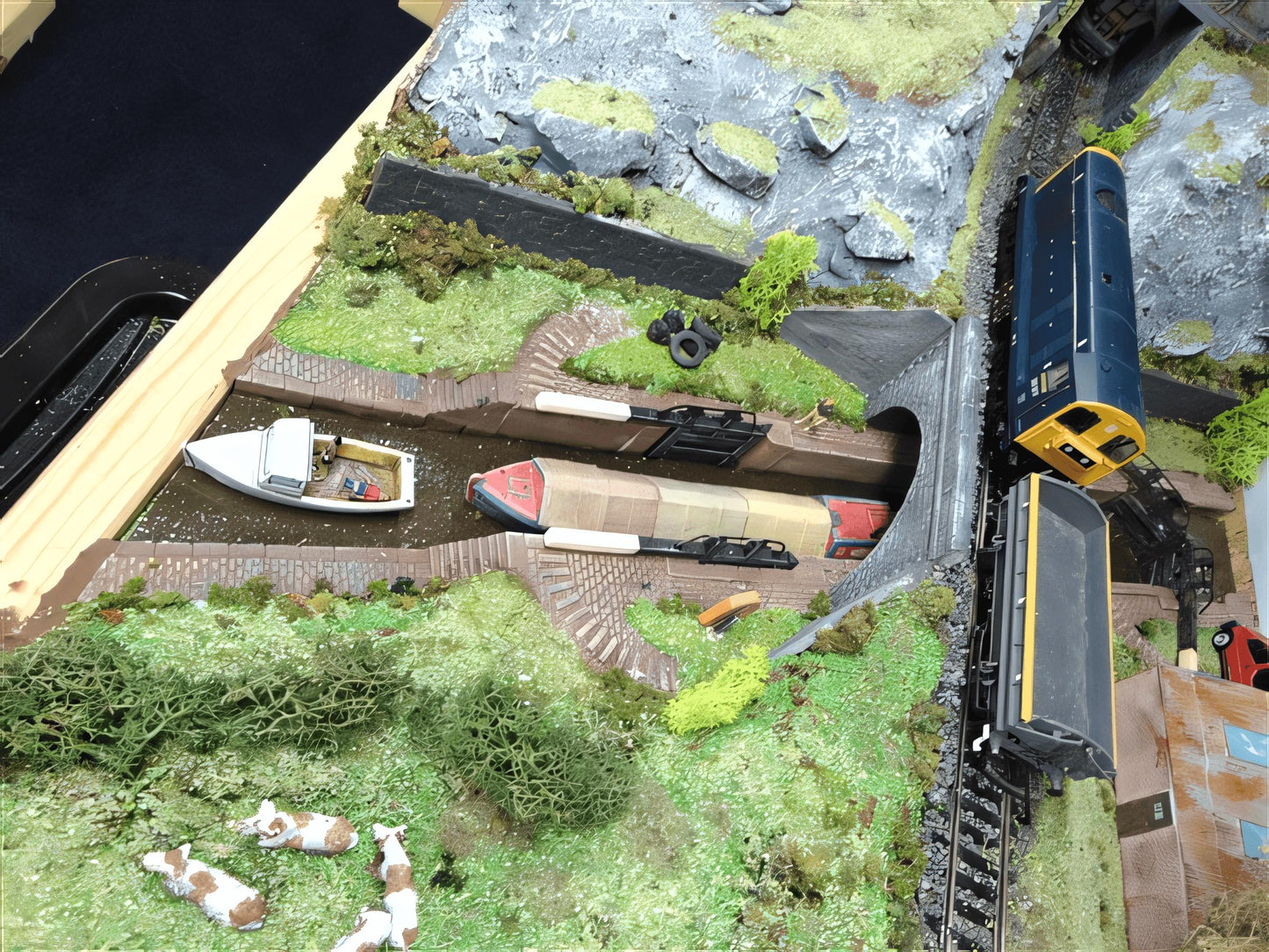 1:76 CANAL LOCK SET