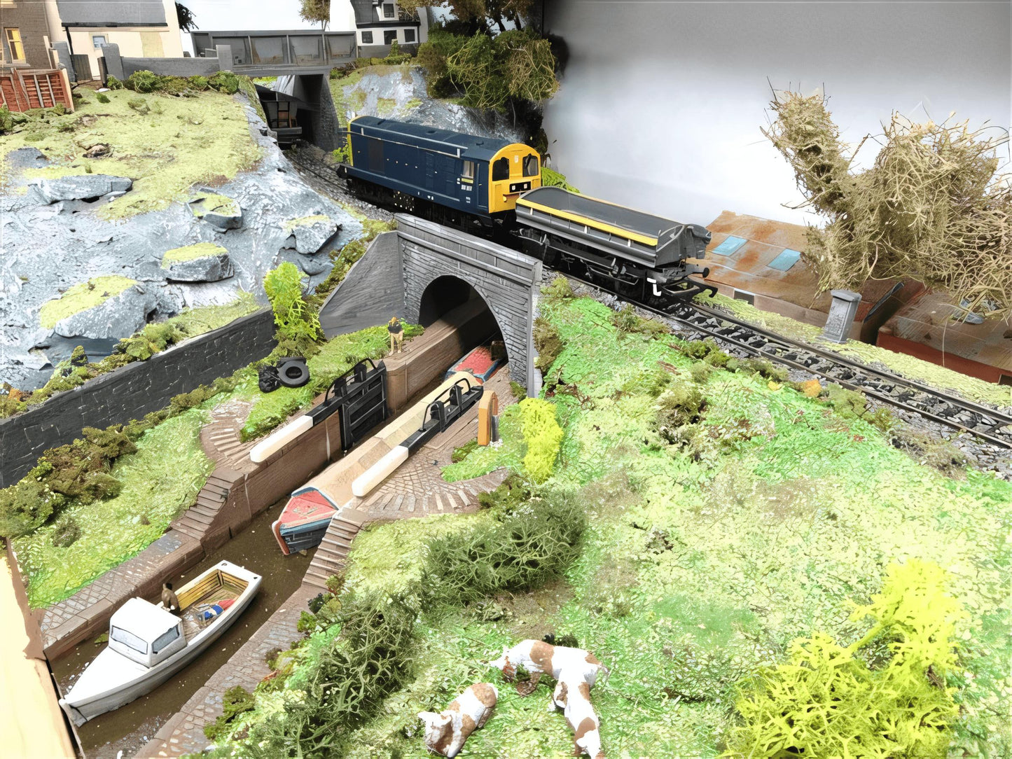 1:76 CANAL LOCK SET