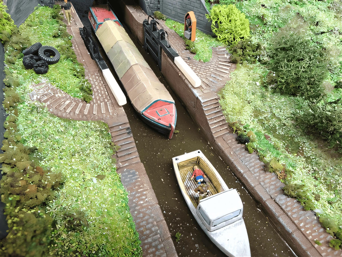 1:76 CANAL LOCK SET