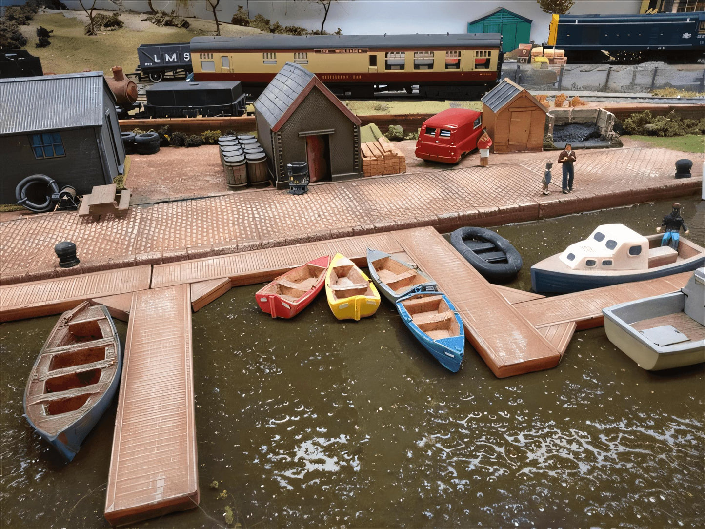 1:76 YACHT MARINA PONTOON BERTH x 2