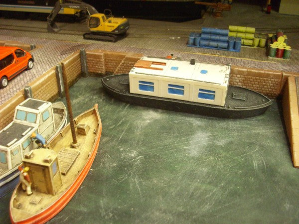 1:76 HOUSE BOAT CABIN FOR BARGE