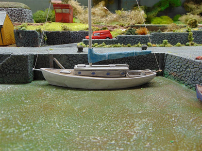 1:76 WATERLINE 31 ft SLOOP.