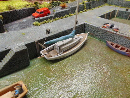 1:76 WATERLINE 31 ft SLOOP.