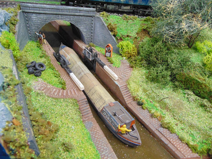 1:76  CANAL NARROW BOAT