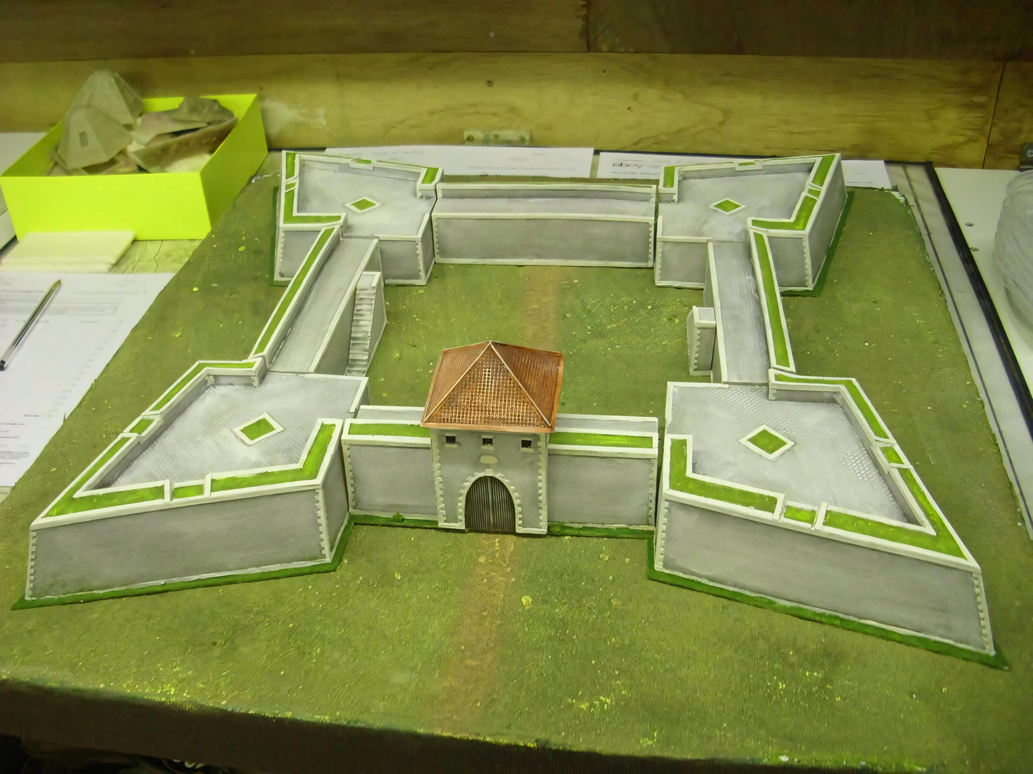 1:100  VAUBAN 4 POINT STAR FORT.